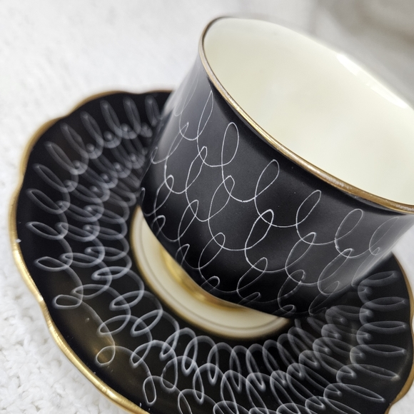 Royal Albert Crown Bone England China Teacup Saucer BLACK w/White Swirls Gold - Picture 14 of 16